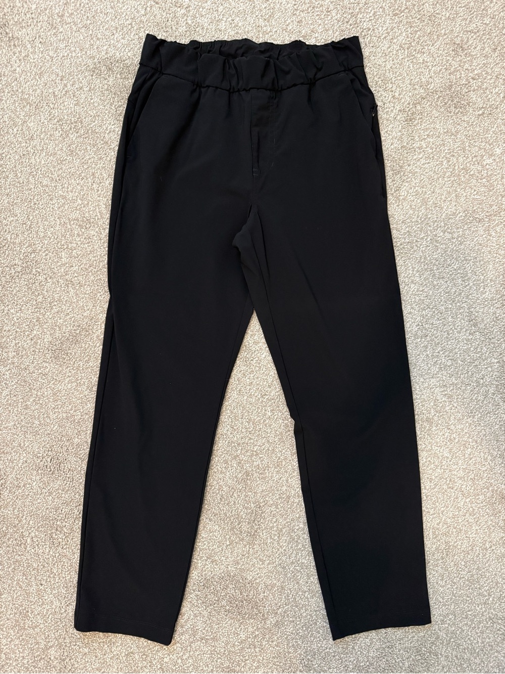Vuori Miles Ankle Pants, size small, excellent condition, black